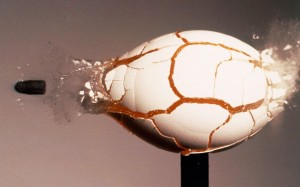 A raw egg fractures 