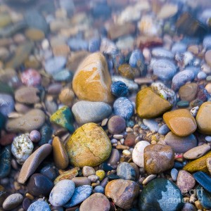 pebbles-at-the-river-alexander-kunz